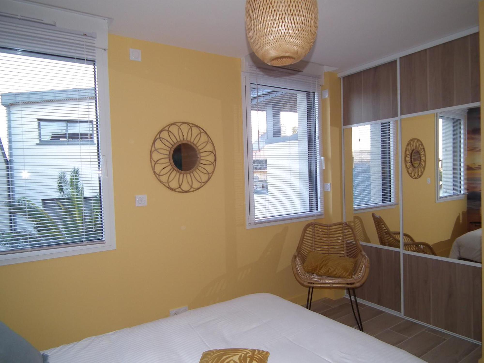 Les Maisons De Louise Pirou Room photo